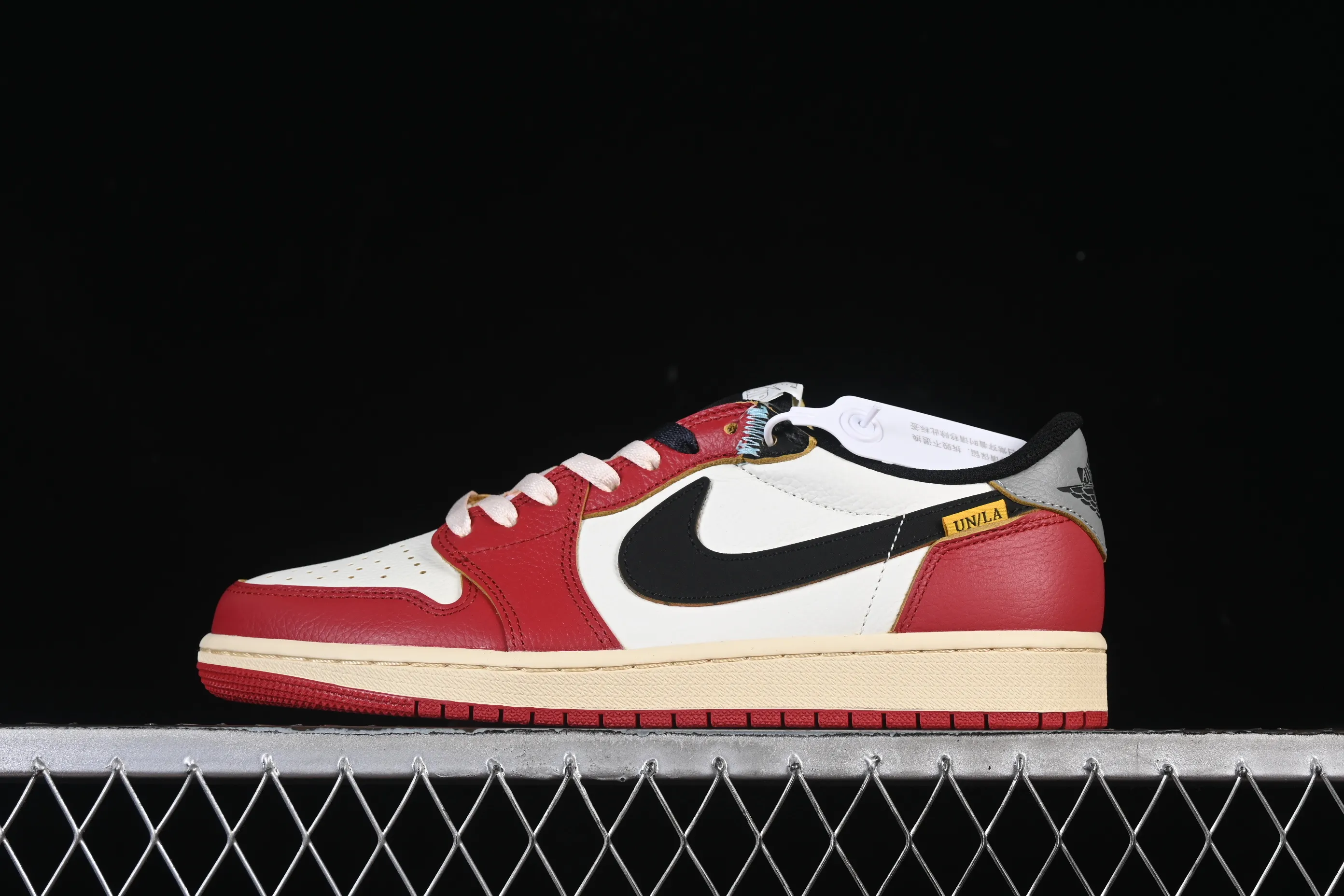 All categories Air Jordan Jordan series basketball shoes Air Jordan 1 Low Air Jordan 1 Low AJ1 Joe 1 UN white and red low-top cultural and casual sneakers HQ6998-600